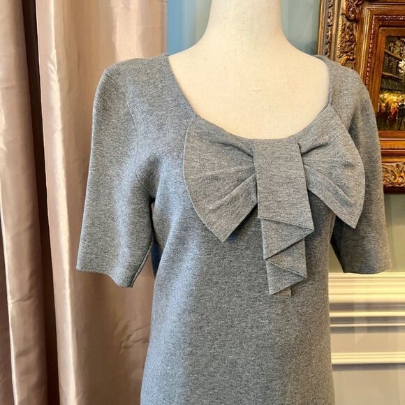 NWOT Boden Bow Front Knit Scoop Neck Short Sleeve Sweater Dress Gray US Size 6 - Picture 3 of 4